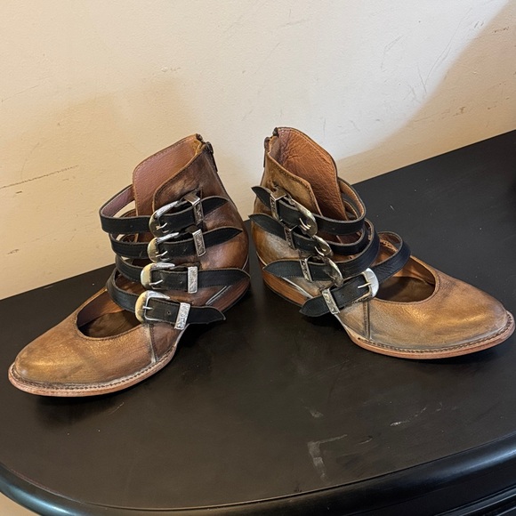 Like New Freebird Brown and Black Ankle Boots - Picture 14 of 14